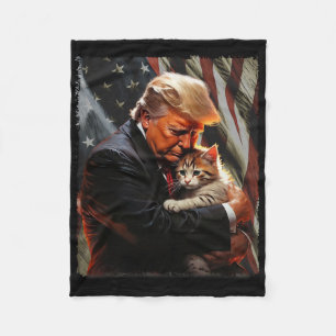 Trump umarmt eine orange Katze 2025 Katzen sicher Fleecedecke