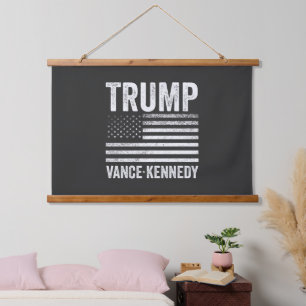 Trump Vance Kennedy Election 2024 American Flag Wandteppich Mit Holzrahmen