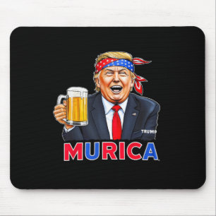 Trump verdient den 4. Juli wieder und Trump trinkt Mousepad