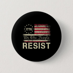 Trump widerstehen Protest gegen die Fahne der poli Button