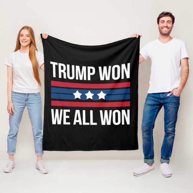 Trump Won We All Won 2024 USA Flag Trump Won Fleecedecke (Beispiel)