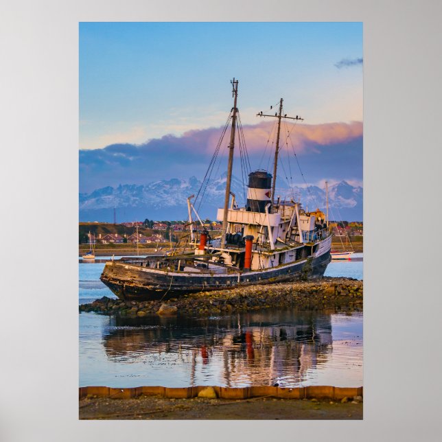 Tugboat im Hafen, ushuaia, argentina Poster (Vorne)