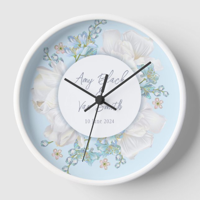 Tulip Blue Floral Wedding Uhr (Vorderseite)