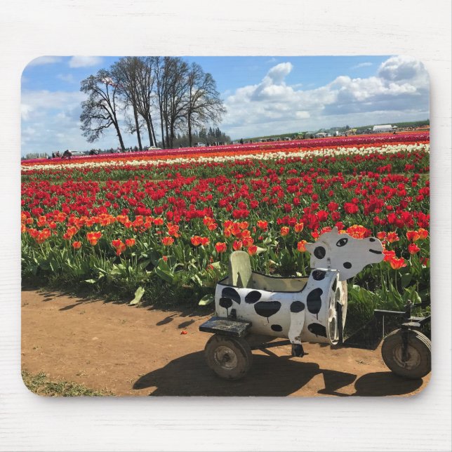 Tulip Field with Toy Cow, Oregon Mousepad (Vorne)
