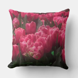 Tulip Throw Kissen von Shannon Ruther of HAS Jewel