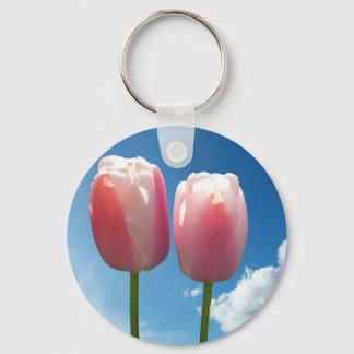 Tulips Blume in blauem Himmel Schlüsselanhänger