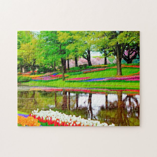 Tulips in Springtime Garden Pond farbenfroh (Horizontal)