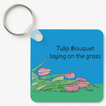 Tulpenstrauß auf dem Gras liegend