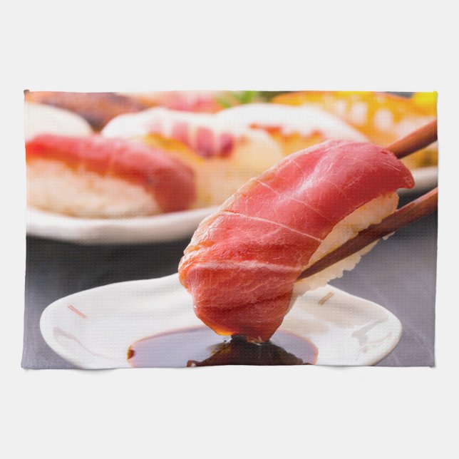 Tuna Nigiri & Soy Sauce Dip Geschirrtuch (Horizontal)
