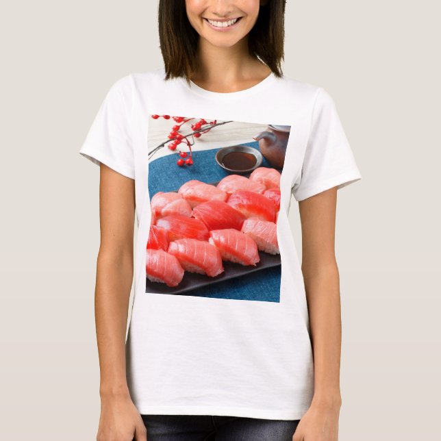 Tuna Parade – Red Gradient T-Shirt (Vorderseite)