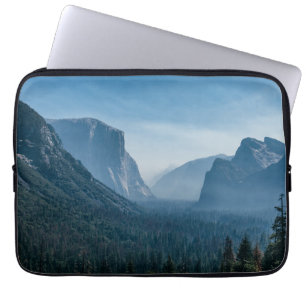 Tunnel-Ansicht von Yosemite Laptopschutzhülle