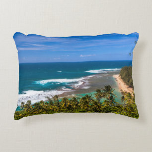 Tunnels Beach von Kalalau Trail aus gesehen Zierkissen