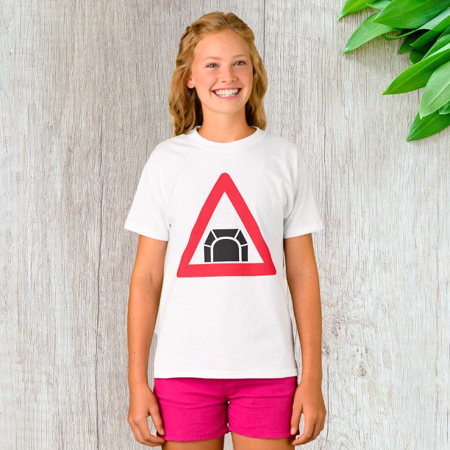 Tunnelwarnung Straßenzeichen T-Shirt (Von Creator hochgeladen)