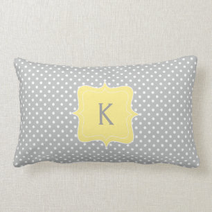 Tupfen-graues und gelbes Monogramm Lendenkissen