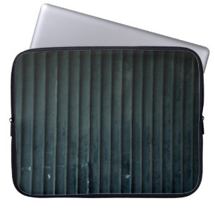 Tür aus schwarzem und grauem Holz Laptopschutzhülle