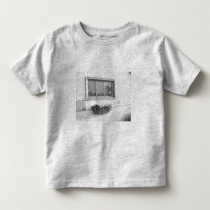 Türfenster/Schwarz-Weiß-Fotografie Kleinkind T-shirt