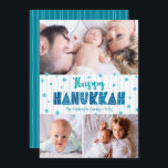 Türkis 3 Foto Happy Hanukkah Moderne Typografie Feiertagskarte<br><div class="desc">"Happy Hanukkah." Spaß, spielerische, skurrile handgefertigte Typografie, zusammen mit einem zufälligen Star-David-Muster in hellblau, alles überlagernde Licht-Aqua-blaue Linien auf weißem Hintergrund, zusammen mit 3 Fotos Ihrer Wahl, helfen Ihnen, in Hanukkah zu beginnen. Handgezeichnete türkisfarbene Linien überlagern einen aquamarinen blauen Hintergrund auf der Rückseite. Genießen Sie die Wärme und Freude der...</div>