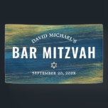 Türkis Bar Mitzvah Gold Bold Moderne Typografie Banner<br><div class="desc">Seien Sie stolz, freuen Sie sich und präsentieren Sie diesen Meilenstein Ihres Lieblings-Bar Mitzvah! Hänge diesen coolen, einzigartigen, modernen, personalisierten Banner auf, um seinen besonderen Tag zu ergänzen. Metallische goldene Pinselstriche und Star of David, zusammen mit fett-weißer Typografie, überlagern einen reichen, türkisfarbenen, blauen Farbhintergrund. Personalisieren Sie den benutzerdefinierten Text mit...</div>