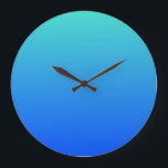 Türkis Blue Ombre Große Wanduhr<br><div class="desc">Einfache,  schlichte und türkisfarbene Hintergrundfarbe oder Farbverlauf. Sie können eine personalisierte Nachricht hinzufügen.</div>