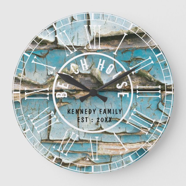 Türkis Peeling Wood Beach House Roman Numerum Große Wanduhr (Vorderseite)