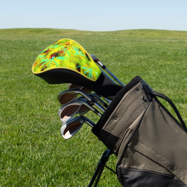 Türkisblaue Libellen auf dem Gelben Roten Schlag Golf Headcover (In SItu)