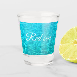 Türkisfarbene Oberfläche des Roten Meeres in Ägypt Schnapsglas
