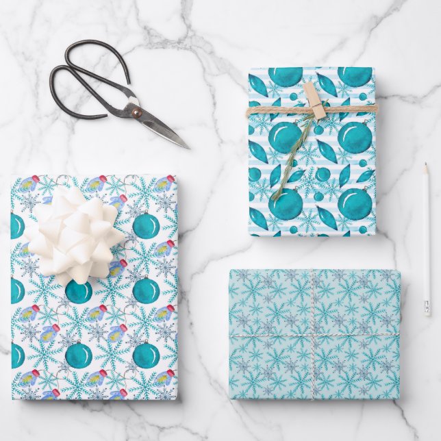 Türkisfarbene Weihnachtsbälle und Schneeflocken Geschenkpapier Set (Vorderseite)