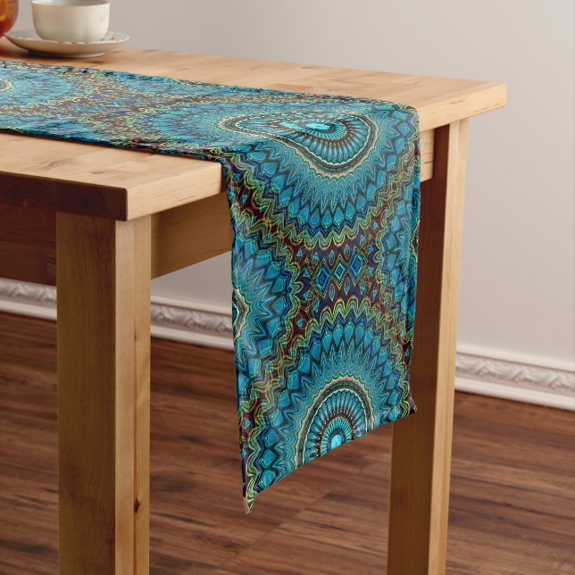 Türkisfarbenes Aquamarines Green Mandala Round-Sta Großer Tischläufer (Beispiel)