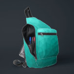 Türkisfarbenes geometrisches aquamarines Gefälle Crossbody Bag<br><div class="desc">Türkisfarbene geometrische Maschenmuster Druckbeutel. Coole Mode Accessoires Tasche für jeden. Dreieck geometrisches Mesh mit Licht bis dunkeltürkis ombre Farbverlauf Design.</div>