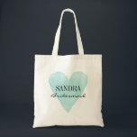 Türkisfarbenes Herzklopfen mit Totgebäck Tragetasche<br><div class="desc">Klassisch türkisfarbenes, blaues Herz, überragt Tote Taschen. Personalisierte Aquarellmalerei Liebe Symbol Brauttote Taschen für Teambride. Hübsches Vintages Design mit elegantem Schriftzeichen-Text und individuelle Name. Machen Sie einen für Brautmädchen, Blume, Trauzeugin, Ehrenmatron, Brautmutter etc. Niedliche rustikale Ikone für schicke Hochzeitsfeier, Brautparty oder Bachelorrette Partys. Schönes Accessoire oder Gefallen für Land-Chic oder...</div>