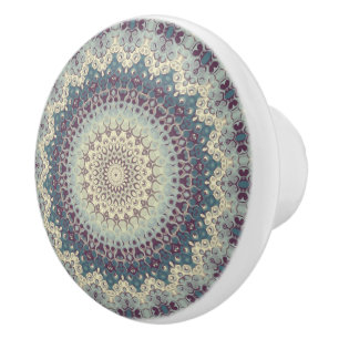 Türkisfarbenes und cremefarbenes Mandala-Musterdes Keramikknauf