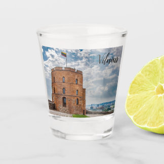 Turm Gediminas in Vilnius, Litauen Schnapsglas