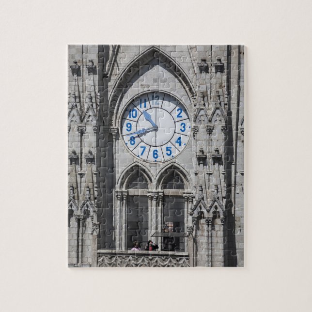 Türme der Uhr in der Basilika, Ecuador (Vertikal)