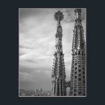 Türme Sagrada Familia in Barcelona Postkarte<br><div class="desc">Die Helme von der Kirche von Sagrada Familia in Barcelona Spanien.</div>