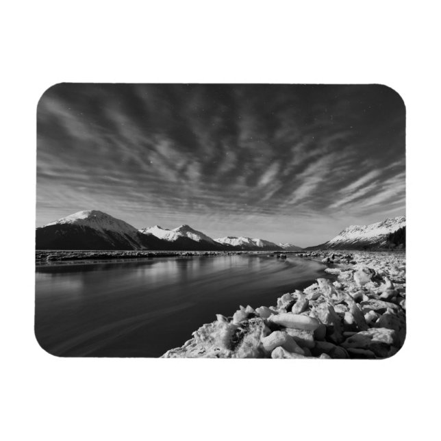 Turnback Arm Moonlight Magnet (Horizontal)