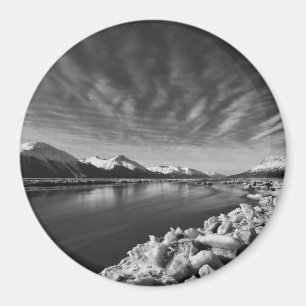 Turnback Arm Moonlight Magnet