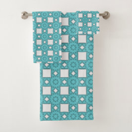 Turquoise geometric-patterned  badhandtuch set
