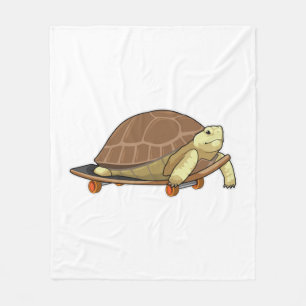 Turtle as Skater with Skateboard Fleecedecke