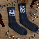 Tuxedo Wedding Personalisierter Trauzeuge Black So Socken<br><div class="desc">Welcher Trauzeuge würde nicht ein Paar personalisierte schwarze Hochzeitssocken als Dankeschön Liebe? Ich kenne keinen,  der das nicht tun würde. Fügen Sie seinen Namen und Ihr Hochzeitstag hinzu und machen Sie sich bereit für das Aussehen der Freude auf seinem Gesicht.</div>