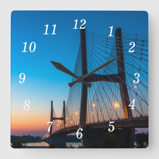 Twilight auf Bill Emerson Bridge Wall Clock Quadratische Wanduhr (Vorderseite)