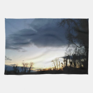 Twilight auf den Baum im Winter Küchentuch