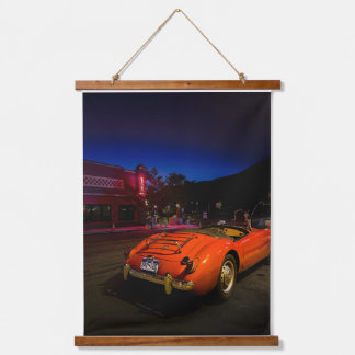 Twilight Drive – Klassischer MG in Glenwood Spring Wandteppich Mit Holzrahmen