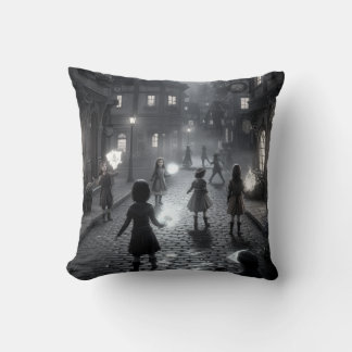 Twilight Tales auf Cobblestone Totasche Kissen