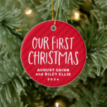 Twin First Christmas personalisiertes Baby Foto Keramik Ornament<br><div class="desc">Feiern und feiern Sie mit diesem schlichten, süßen Sake-Foto die ersten Weihnachten Ihrer Zwillinge. Dieses niedliche Ornament mit spielerischem "Unser erstes Weihnachten" auf einem festlichen Feiertagsroten Streifen-Hintergrund hat auch Platz für den eigenen Text für die Namen und das Jahr und auch ein Foto auf der Rückseite. Dieser erste Weihnachtsschmuck ist...</div>