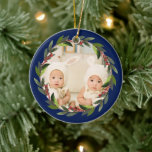 Twins First Christmas Watercolor Wreath Foto Blue Keramik Ornament<br><div class="desc">Halten Sie sich an die erste Weihnachtszeit Ihres Zwillings mit einem Aquarellkranz fest,  der Ihr Lieblingsstift umrahmt. E-Mail an JMR._Designs@yahoo.com ,  wenn Sie Hilfe benötigen oder besondere Wünsche haben.</div>