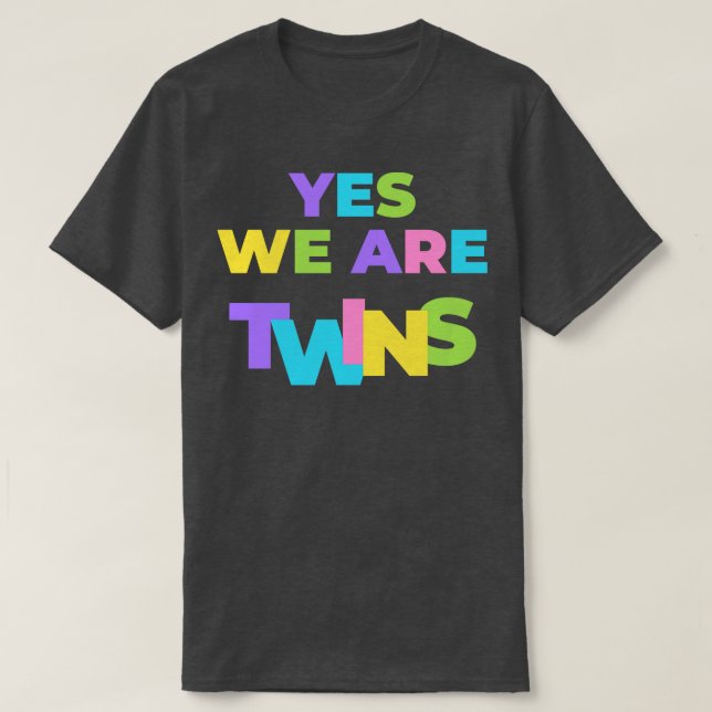 Twins Partner Twin Siblings T-Shirt (Design vorne)