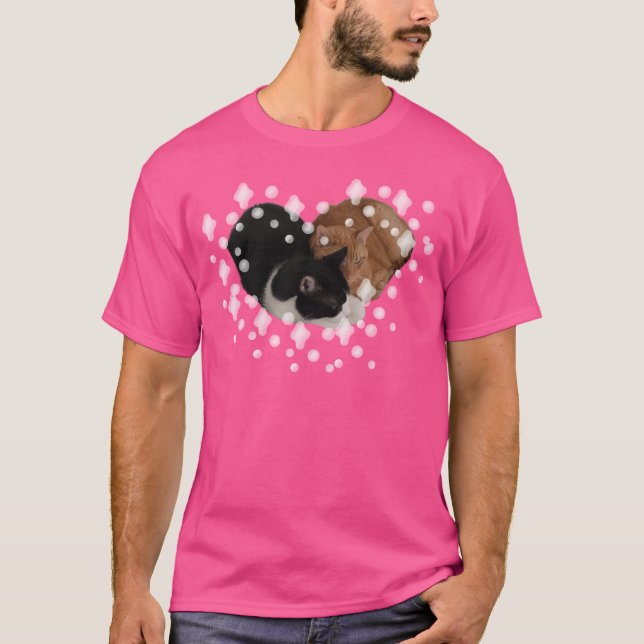 Two Cats Making Heart T-Shirt (Vorderseite)