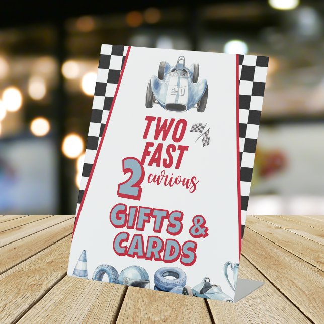 Two Fast 2nd birthday Boy Racing Car Gifts Sockelschild (Von Creator hochgeladen)