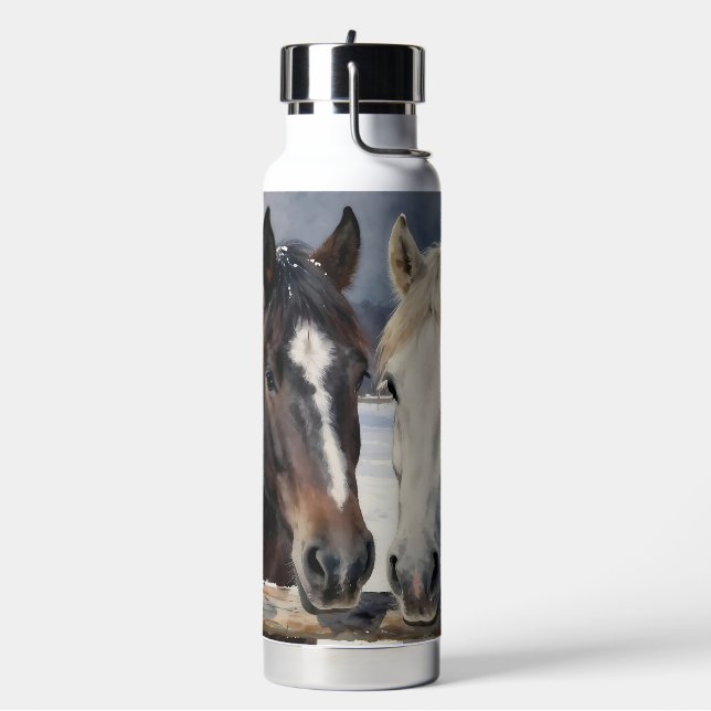 Two Horses on a Snowy Farm | Personalized Trinkflasche (Links)