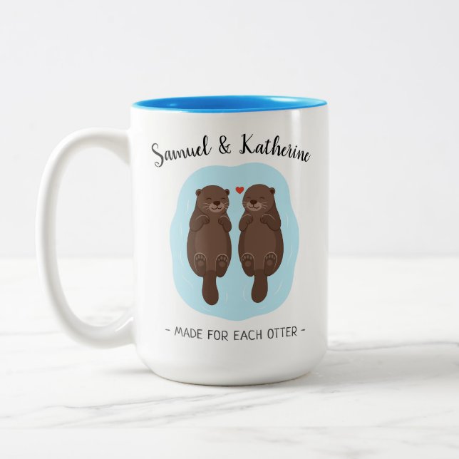 Two Lovely Cute Otters Custom Name Valentine's Day Zweifarbige Tasse (Links)